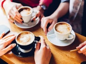 Pourquoi boire du café en période de forte chaleur peut poser problème