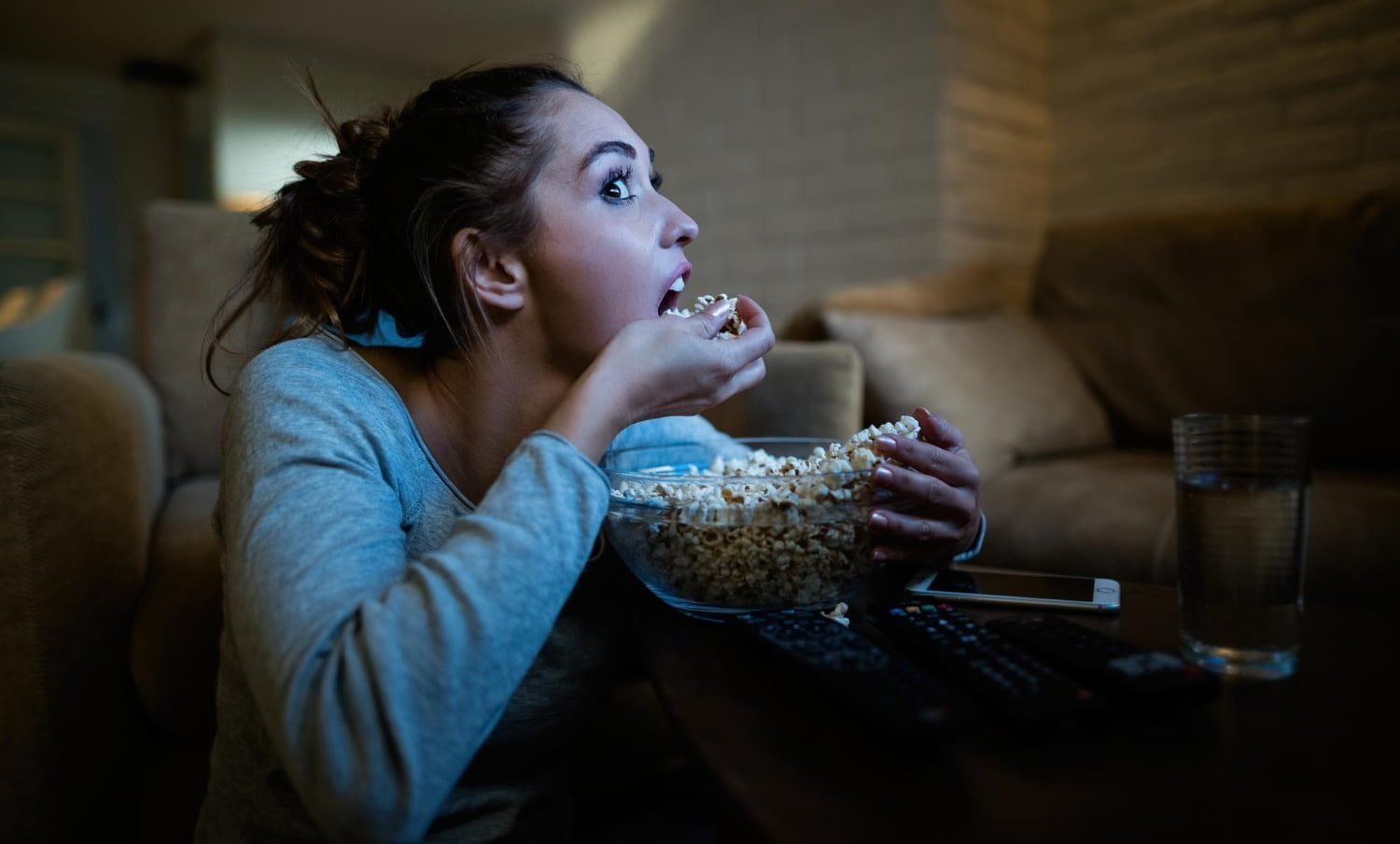 femme qui mange