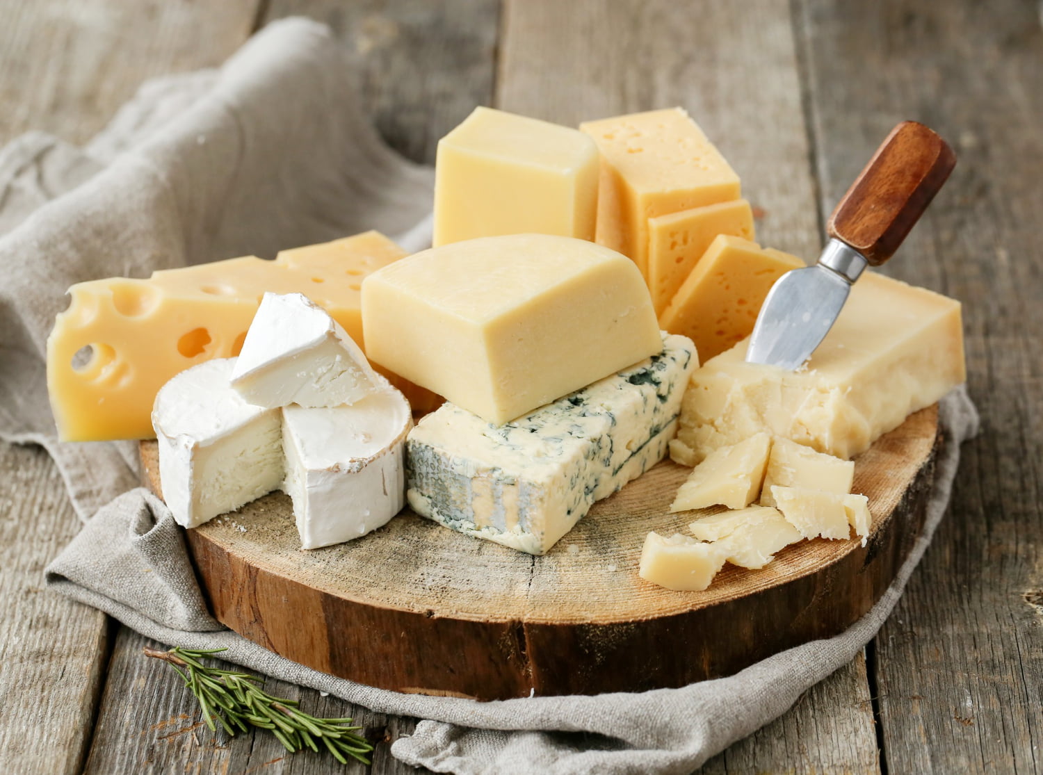 Die 6 besten Käsesorten mit den wenigsten Kalorien
