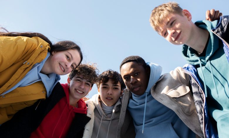 Groupe d' adolescent