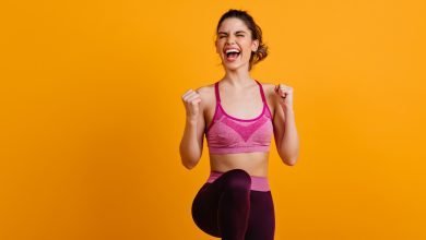 Femme faisant de la zumba