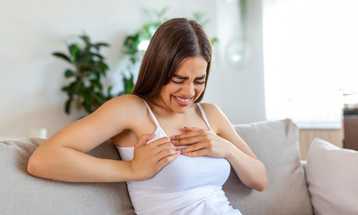 Femme douleur coeur