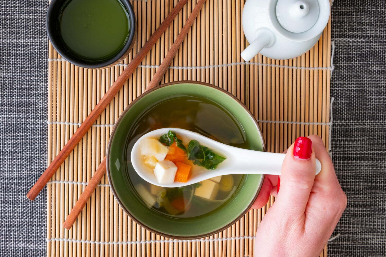 Top 5 des bienfaits de la soupe miso - Fleur de sushiFleur de
