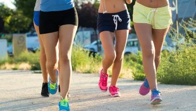 Groupe de femme qui courent