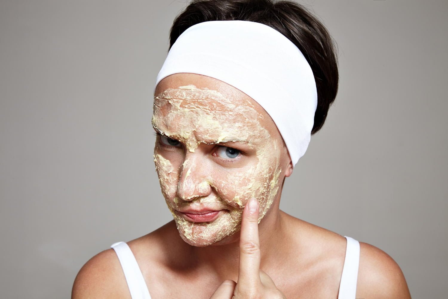10 conseils et astuces pour éliminer les peaux mortes du visage
