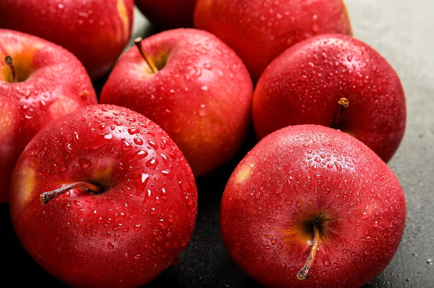 Les bienfaits des antioxydants dans la pomme rouge pour la santé